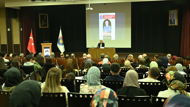 Vehbi Vakkasoğlu, Kahramanmaraş'ta konferans verdi