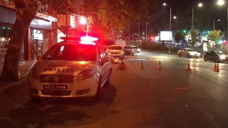 Yabancı uyruklu motosiklet sürücüsü polise çarptı