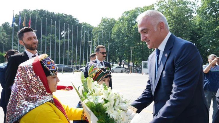 Yapay zeka destekli dijital sanat uygulamalarına geçiş