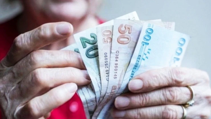 Yaşlı aylığı ve engelli aylıkları hesaplara yatırılmaya başlandı