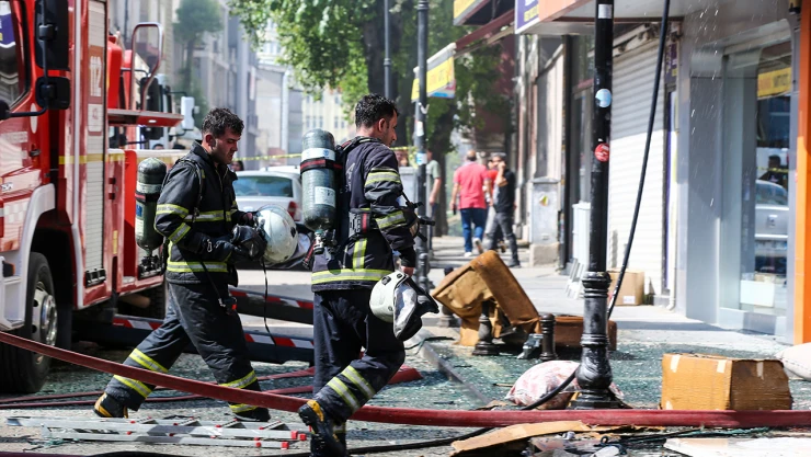 Yastık imalathanesinde yangın