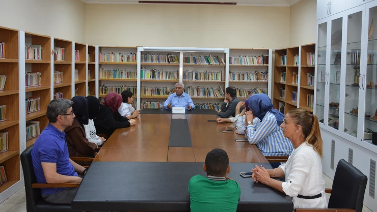 Yazar Kapanoğlu, edebiyatseverlere seslendi