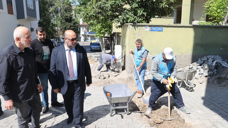Yıkım çalışmalarında hasar gören kaldırımlar yenileniyor