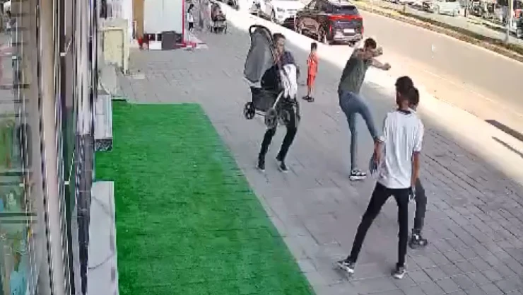 Yola taşan kavga sırasında minibüsün çarptığı kişi öldü