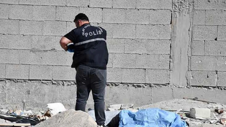 Yüksekten düşen genç hayatını kaybetti