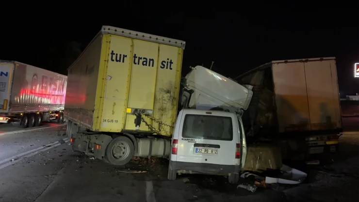 Zincirleme trafik kazasında 1 kişi öldü, 1 kişi yaralandı