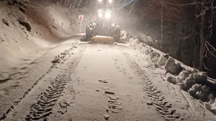 Zorlu kış şartlarında ekipler görev başında