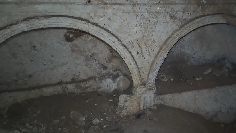 1800 yıllık kubbeli mezar odası bulundu