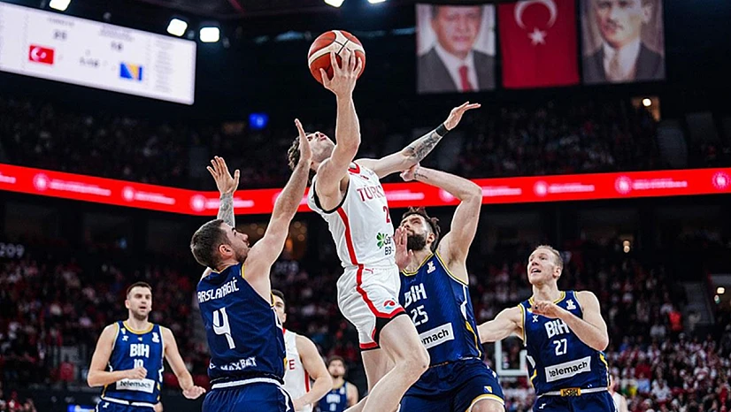 A Milli Erkek Basketbol Takımı dün akşam tarih yazdı