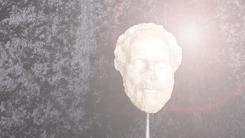 Boubon kökenli anıtsal bronz imparator heykeli Türkiye'ye getirildi