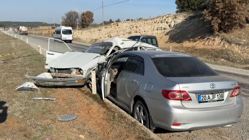 İki otomobilin çarpıştığı kazada yaşlı çift öldü