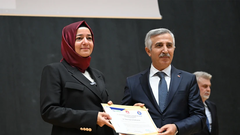 Kahramanmaraş'ta konuşan Fatma Betül Syan Kaya, 'Aileyi aslında bir değerler sistemimizin adı'