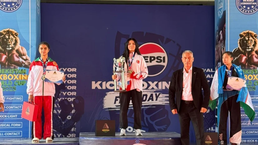 Milli sporcu, Kick Boks Dünya Kupası'nda çifte şampiyonluk yaşadı