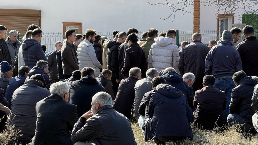 Öldürülen apartman görevlisinin eşi Kahramanmaraş'ta defnedildi