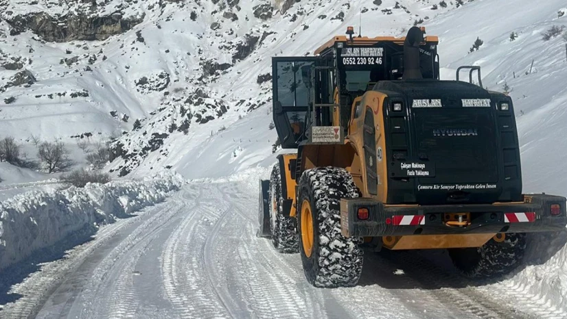 Onikişubat Belediyesi'nden kırsalda aralıksız karla mücadele