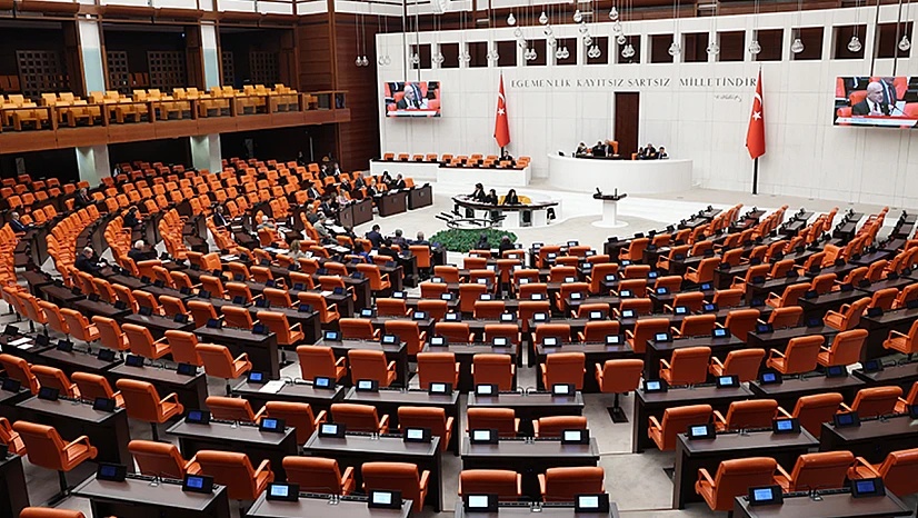 Teklif TBMM'de kabul edildi! En düşük emekli aylığı 20 bin liraya yükseltildi