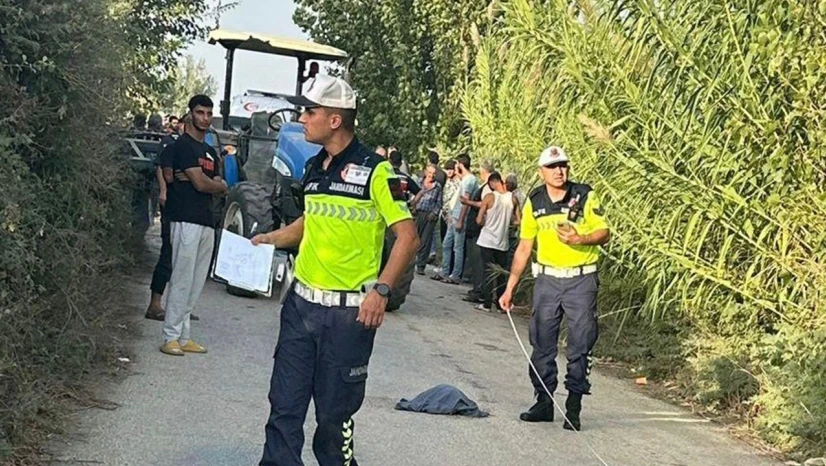 Traktöre çarpan motosikletin sürücüsü feci şekilde can verdi