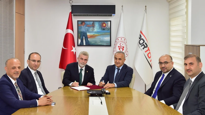 Kahramanmaraş'a 4 yeni spor salonu için imzalar atıldı